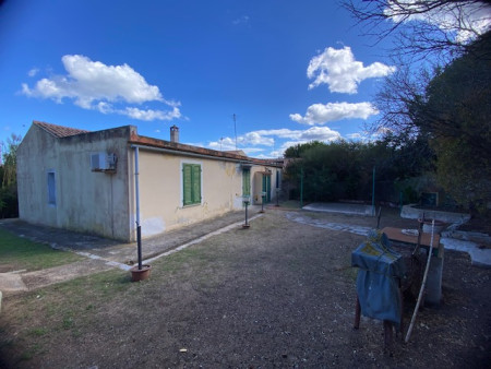 Bifamiliare indipendente con terreno edificabile